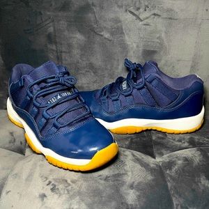 Air Jordan 11 Retro Low Navy Gum